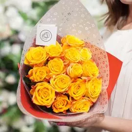 15 желтых с красной каймой роз 40 см Premium