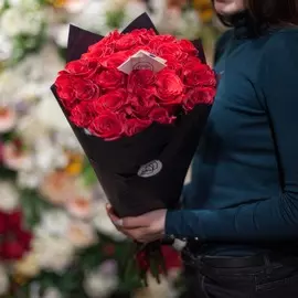 25 красных роз Freedom 60 см