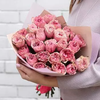 25 пионовидных роз Love Me Tender 40 см