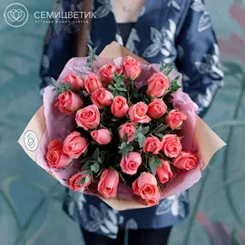 25 розовых роз Premium 40 см с эвкалиптом