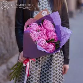 7 ярко-розовых пионов Premium