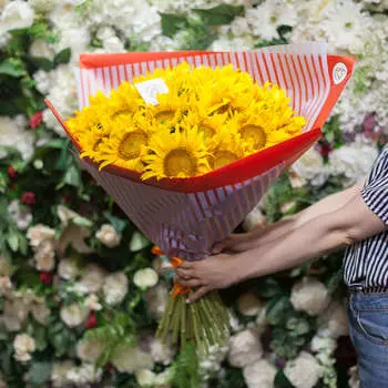 Букет из 25 полевых подсолнухов