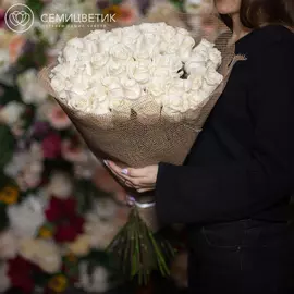 Букет из 51 белых роз Vendela 70 см в натуральной упаковке