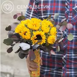 Букет из подсолнухов и эвкалипта