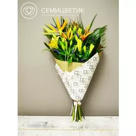 Букет из стрелиции и вероники с зеленью