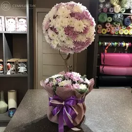 Дерево из живых цветов