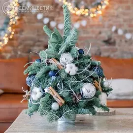 Елка 40 см с хлопком, корицей и шариками