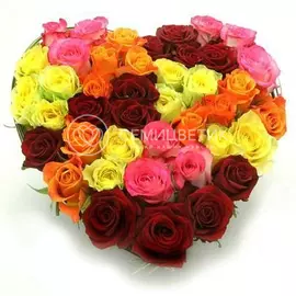 Композиция сердце из 43 Кенийских роз микс 40 см