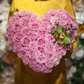 Композиция сердце из 51 розовой кенийской розы 50 см
