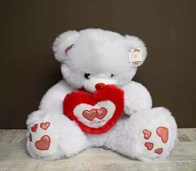 Мишка белый с сердцем 60 см