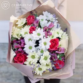 Букет из хризантемы и альстромерии в упаковке