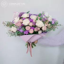 Сиреневый букет с маттиолой и диантусом "L"