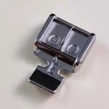 829801002 Лапка для молнии широкая Е