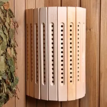 Абажур из липы, настенный прорезной