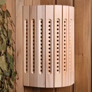 Абажур из липы, угловой прорезной