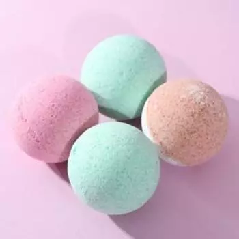 Адвент календарь Sweet christmas home, 4 бомбочки для ванны по 130 г, микс цветов и ароматов