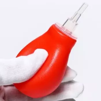 Аспиратор назальный со сменным носиком, цвет красный