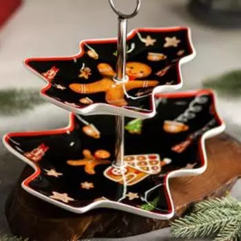 Блюдо фарфоровое 2-х ярусное Доляна «Новый год. Пряничное волшебство», верхний ярус 21172,2 см, нижний ярус 292426 см