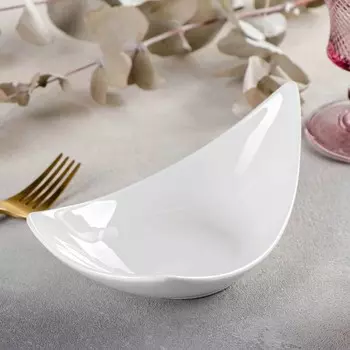 Блюдо фарфоровое овальное Wilmax, 19.511 см, белое