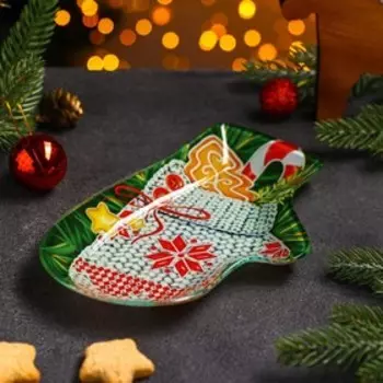 Блюдо новогоднее сервировочное Доляна «Рукавица. Подарки», 22.514 см, стекло