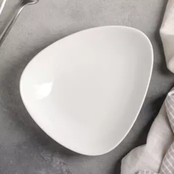 Блюдо треугольное, 18,5×16 см