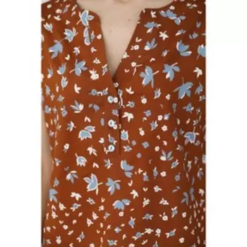 Блузка с фигурным вырезом, размер 52