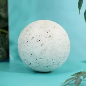 Бомбочка для ванны с листьями шалфея и мяты, 120 г, КЛАДОВАЯ КРАСОТЫ