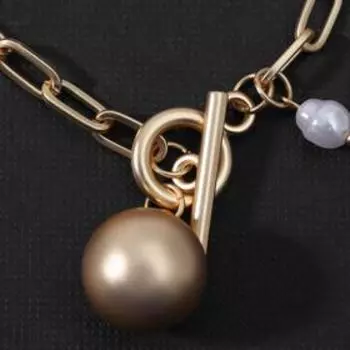 Браслет "Цепь" мелкие звенья с крупной бусиной, цвет белый в матовом золоте ,L=19см