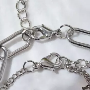 Браслет "Цепь" одинокая майорка, цвет белый в серебре, 18см