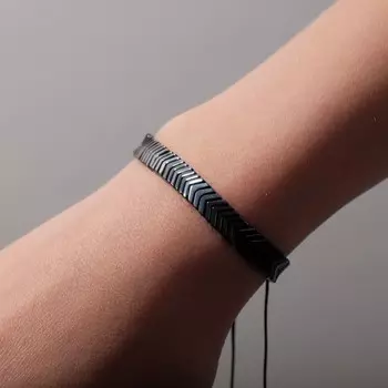 Браслет "Гематит" тонкие стрелы, цвет тёмно-серый, 7 см