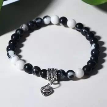 Браслет шар № 6 с подвеской сердце "Агат чёрно-белый"