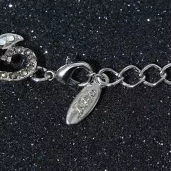 Браслет со стразами "Цветущая ветвь" лепестки, цвет серо-белый в серебре