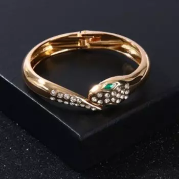 Браслет со стразами "Каркас" змея, цвет бело-изумрудный в золоте