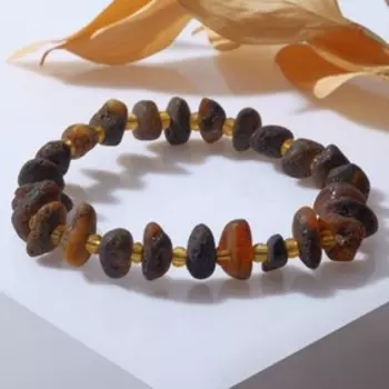 Браслет "Янтарь" галтовка необработанная через бисер, d=7см, цвет коричневый