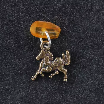 Брелок-талисман "Конь", натуральный янтарь