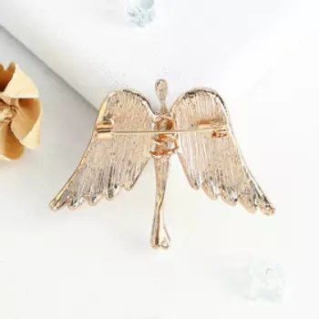 Брошь «Ангел», цвет белый в золоте