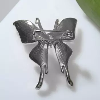 Брошь "Бабочка" порхающая, цвет серебро