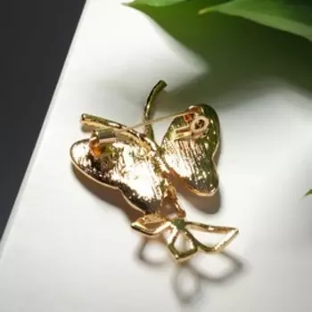 Брошь "Бабочки" дуэт, цвет белый в золоте