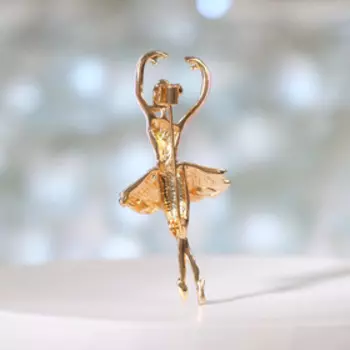 Брошь «Балерина», цвет розовый в золоте