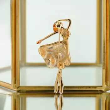 Брошь "Балерина" в образе, цвет красный в золоте