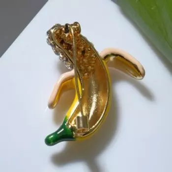Брошь "Банан", цветная в золоте