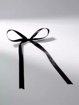 Брошь «Бантик», чёрная в серебре