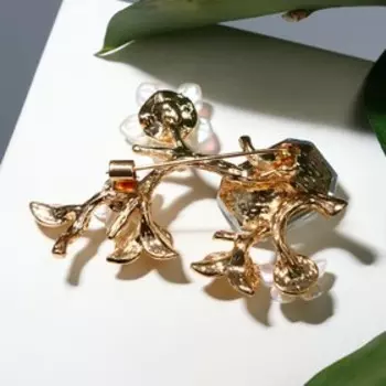 Брошь барокко "Кристалл", цвет белый в золоте