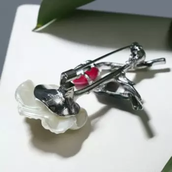 Брошь барокко "Птица" на цветке, цветная в серебре