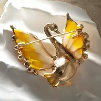 Брошь "Царевна-лебедь", цвет бело-коричневый в золоте