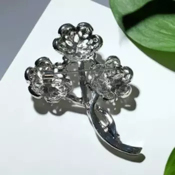 Брошь "Цветочное трио", цветная в серебре