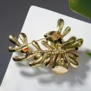 Брошь "Цветок" на ветке с божьей коровкой, цвет сине-зелёный в золоте