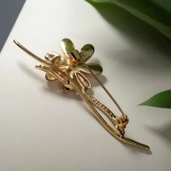 Брошь "Цветок" с веточкой, цвет белый в золоте