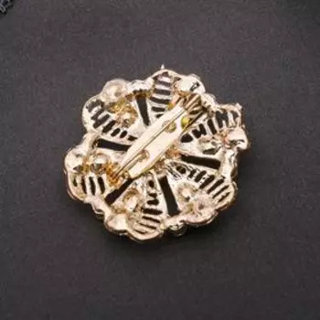 Брошь "Цветы хрустальные" форма МИКС, цвет белый в золоте