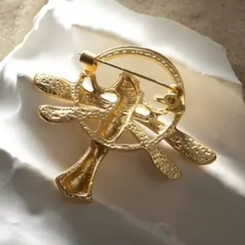 Брошь "Дева" окрылённая, цвет матовое золото